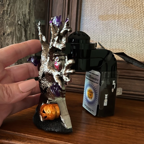 SOLD!! Bath & Body Works Monster Tree Wallflower Plug Nightlight - Picture 3 of 10